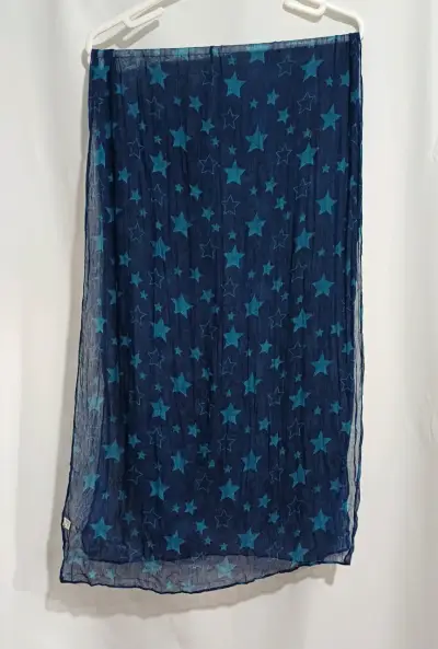 Bufanda azul con estampado de estrellas - miniatura 1