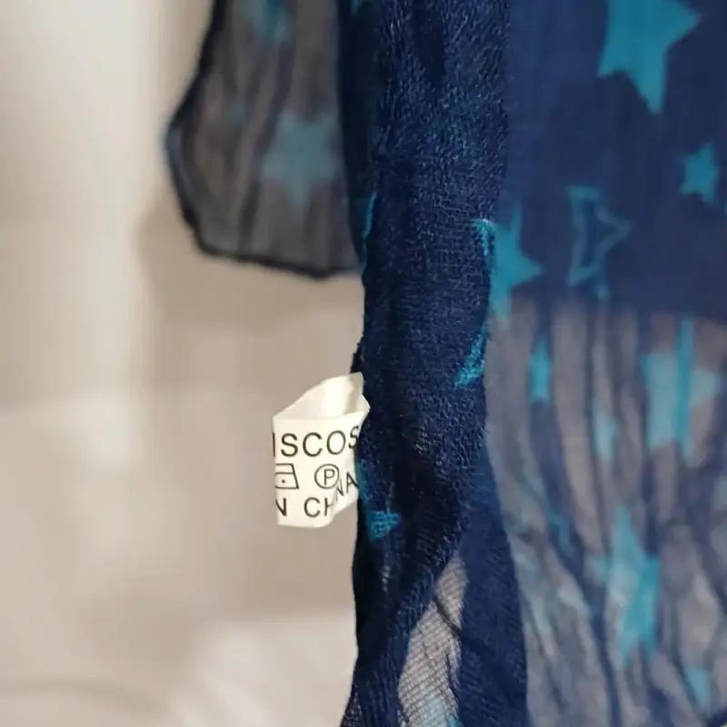 Bufanda azul con estampado de estrellas - 3