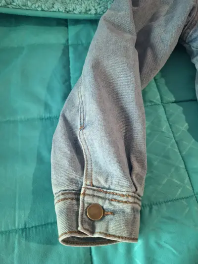 Chaqueta de Mezclilla con Forro de Borrego Talla M - miniatura 2