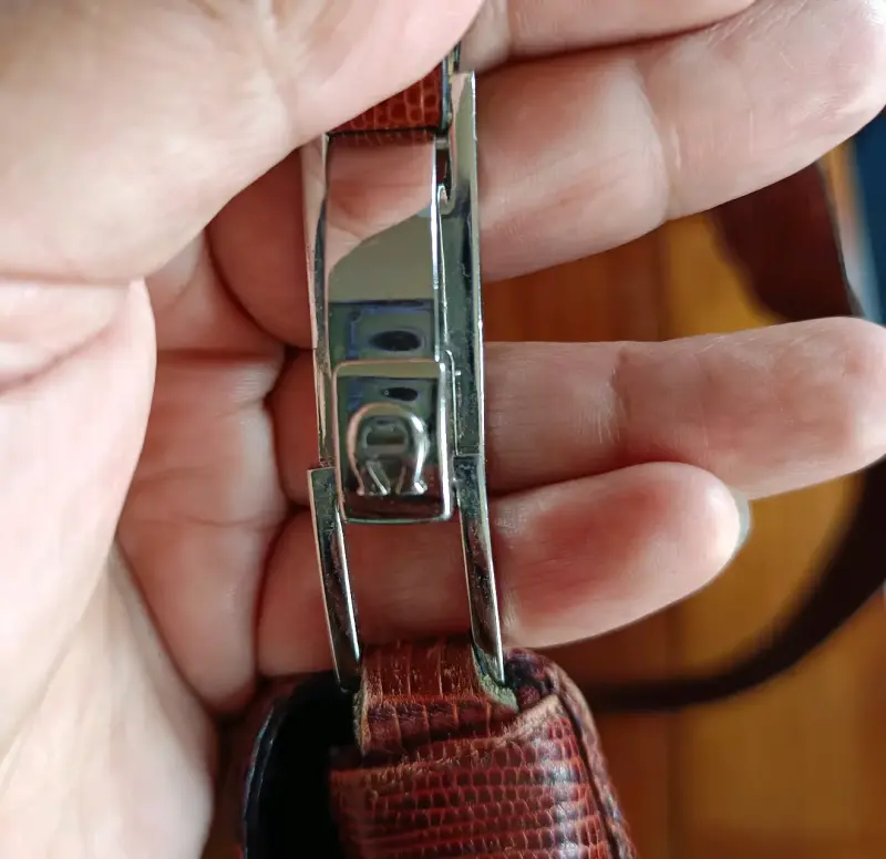 Cartera de cuero rojo Etienne Aigner elegante - 3