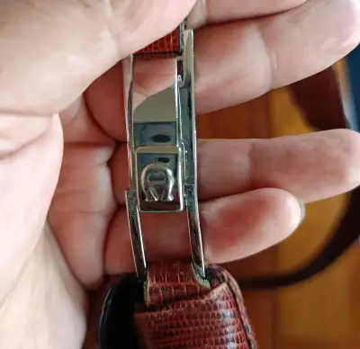 Cartera de cuero rojo Etienne Aigner elegante - miniatura 3