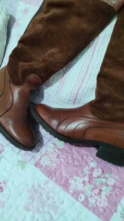 Botas largas de cuero y gamuza marrón - miniatura 3