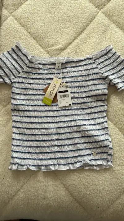 Polera rayada azul y blanca talla 16 - miniatura 1