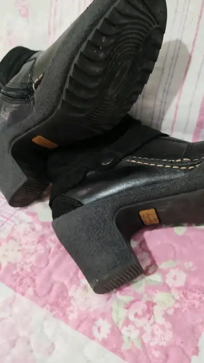Botines de cuero negro con tacón para mujer - miniatura 3