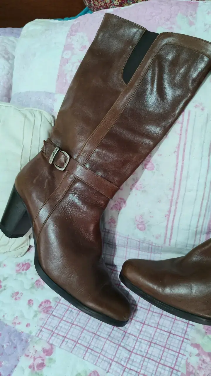 Botas de cuero marrón con tacón alto - 2