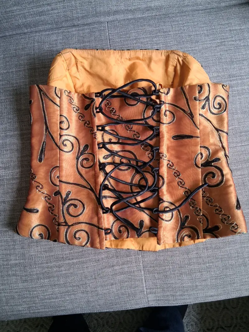 Corset dorado con diseño floral - 2