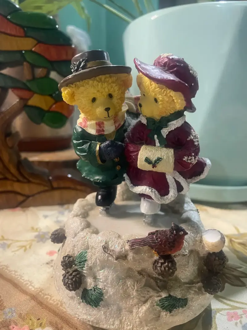 Caja musical de osos navideños en resina - 1