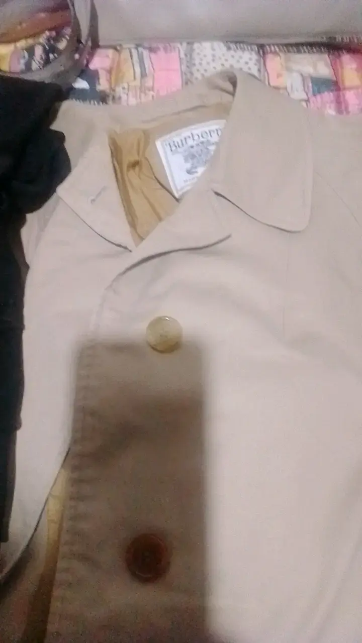 Abrigo beige Burberry clásico