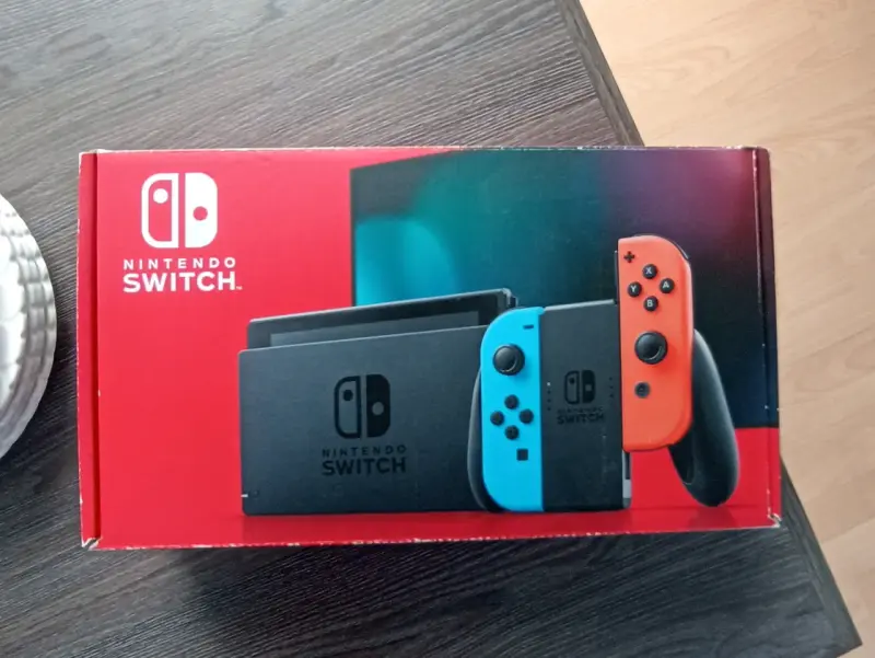 Consola Nintendo Switch con 3 juegos - 1