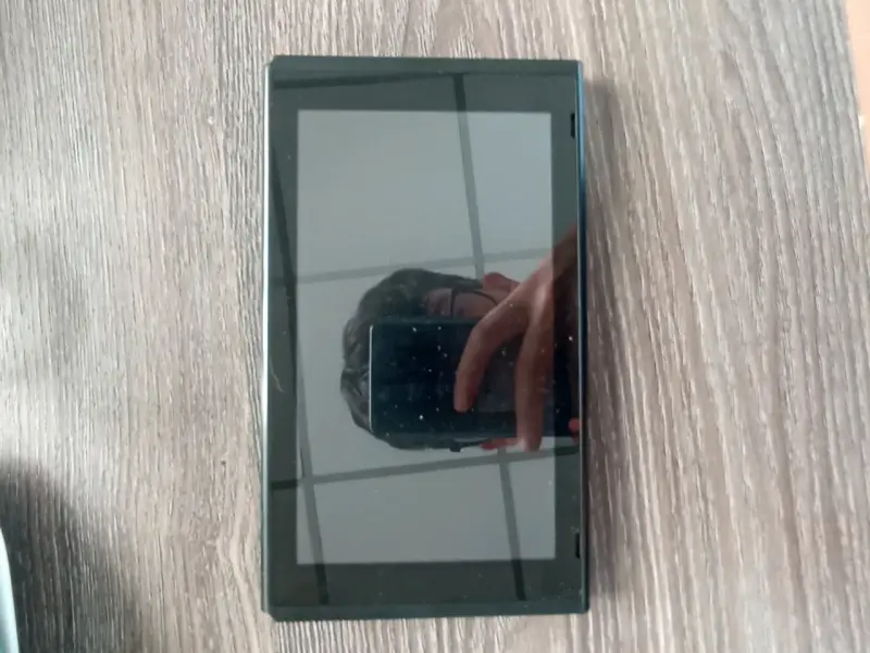 Consola Nintendo Switch con 3 juegos - 4