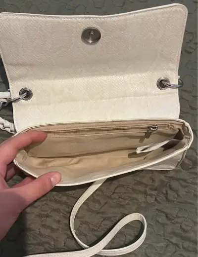 Cartera Isadora de Hombro Beige con Cadena - miniatura 2