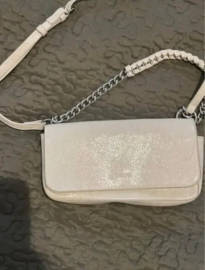 Cartera Isadora de Hombro Beige con Cadena - miniatura 3