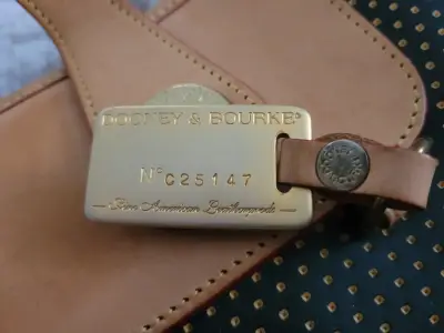 Bolso tote de cuero con diseño de lunares - miniatura 3