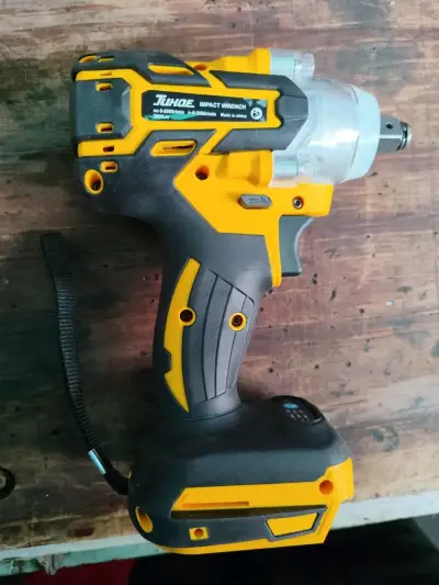 Llave de impacto inalámbrica Tuhoe con accesorios - miniatura 1