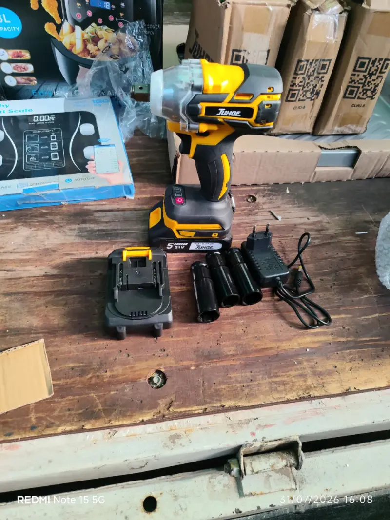 Llave de impacto inalámbrica Tuhoe con accesorios - 2