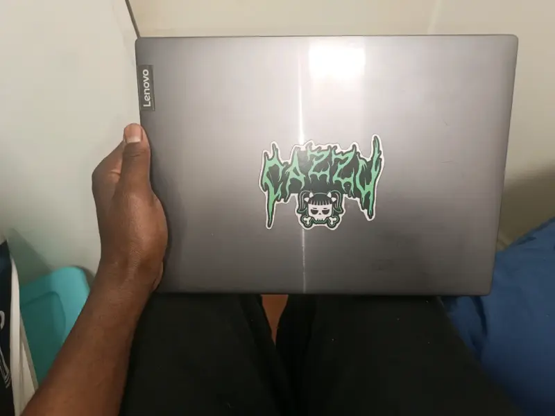 Laptop Lenovo con Procesador Intel - 4