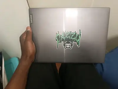 Laptop Lenovo con Procesador Intel - miniatura 4