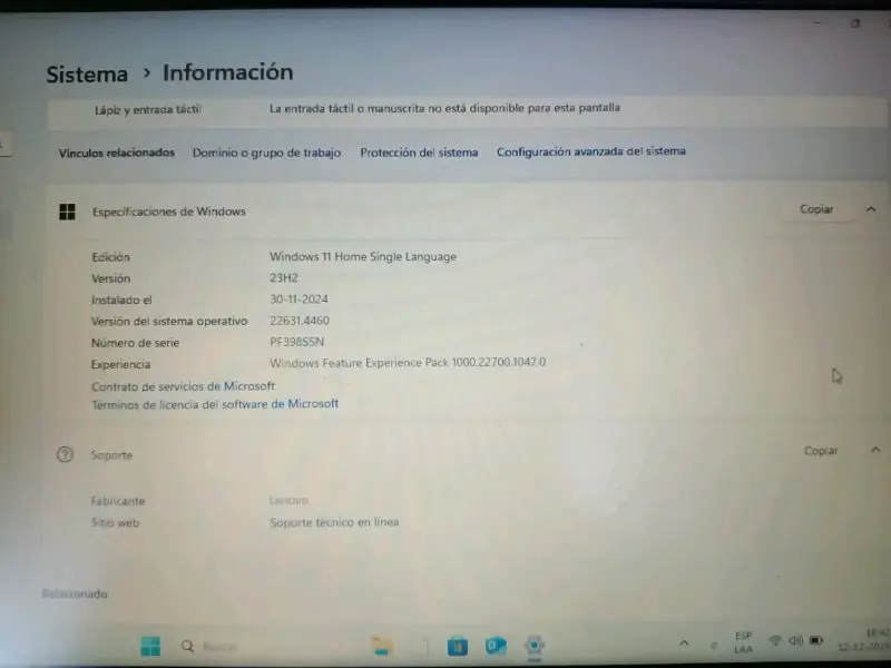Laptop Lenovo con Procesador Intel - 6