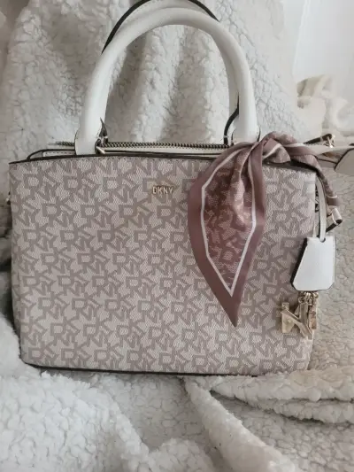 Bolso de mano DKNY beige con pañuelo decorativo - miniatura 1