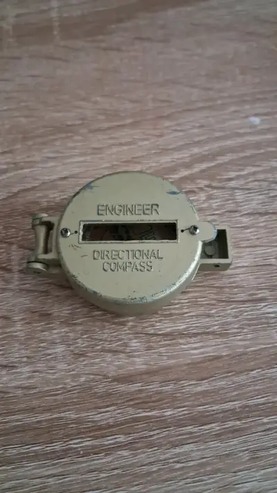 Brújula de orientación metálica vintage - miniatura 2
