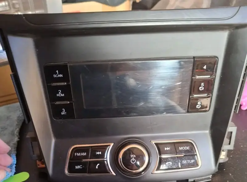 Radio para auto Changan CS15 en buen estado - 1