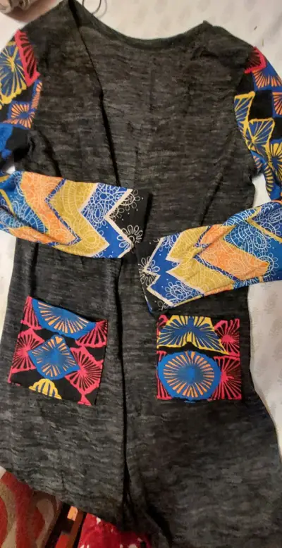 Chaqueta floral de mezclilla para mujer - miniatura 4
