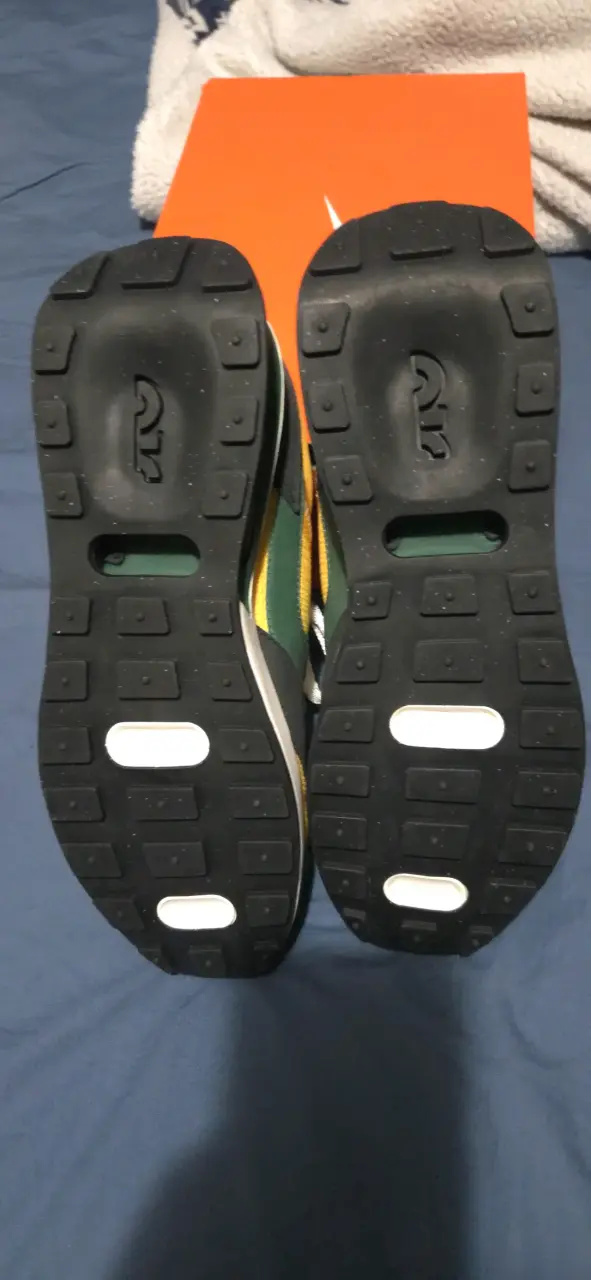Zapatillas deportivas Nike multicolor con diseño moderno - 5