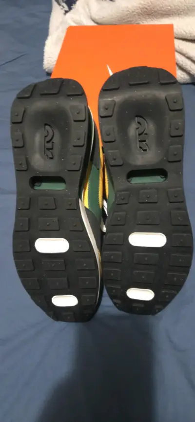 Zapatillas deportivas Nike multicolor con diseño moderno - miniatura 5