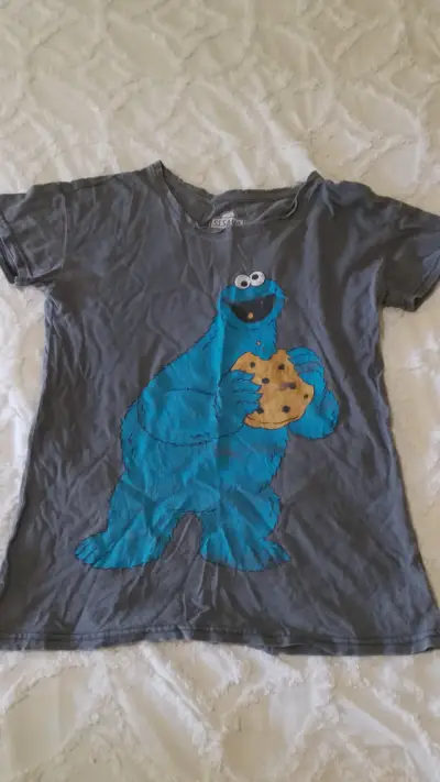 Polera Gris Sésamo con Monstruo Comegalletas - miniatura 2