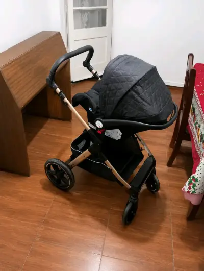 Coche de bebé 3 en 1 negro con detalles dorados - miniatura 2