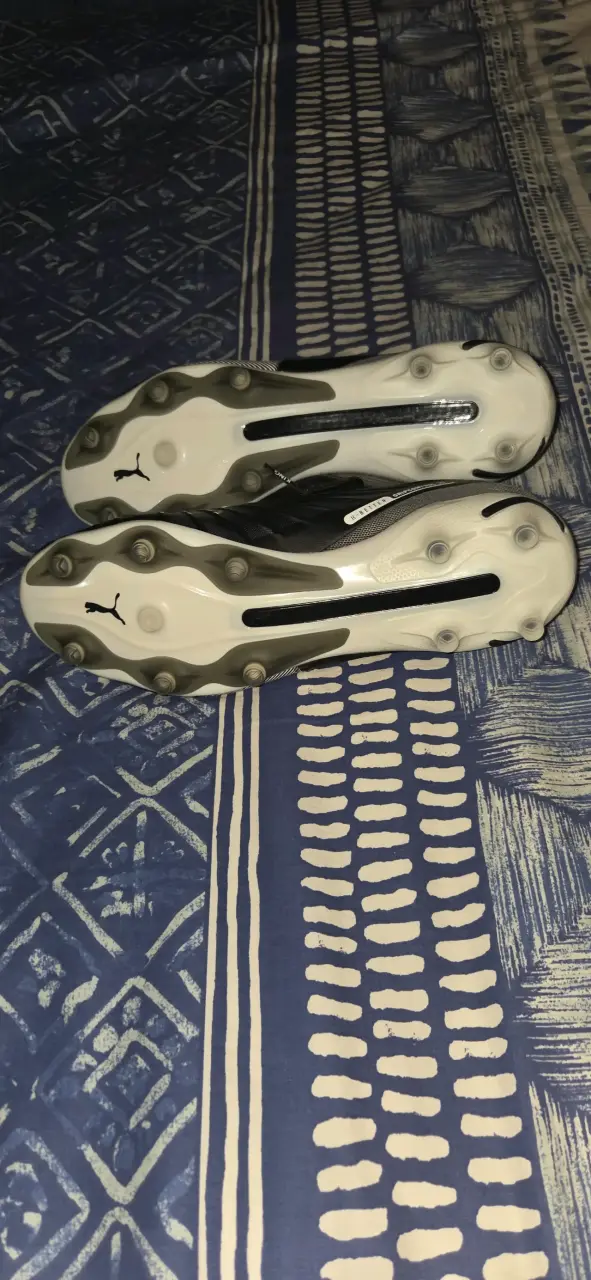 Botines de fútbol Puma King negros - 4