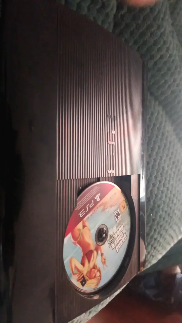 Consola PS3 con juego incluido - 2