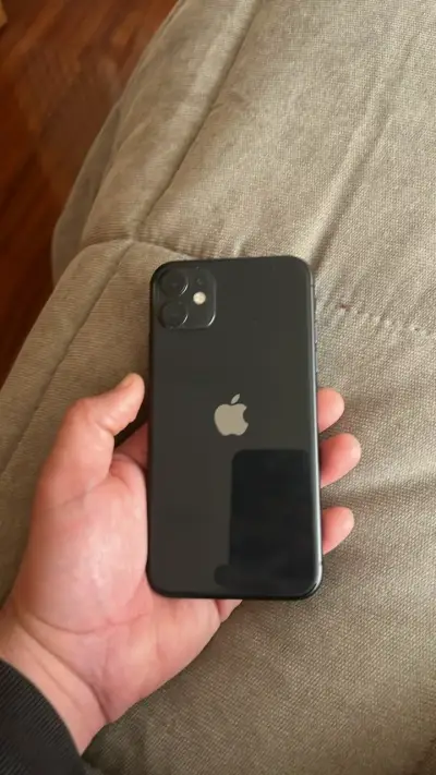 iPhone en buen estado color negro - miniatura 3
