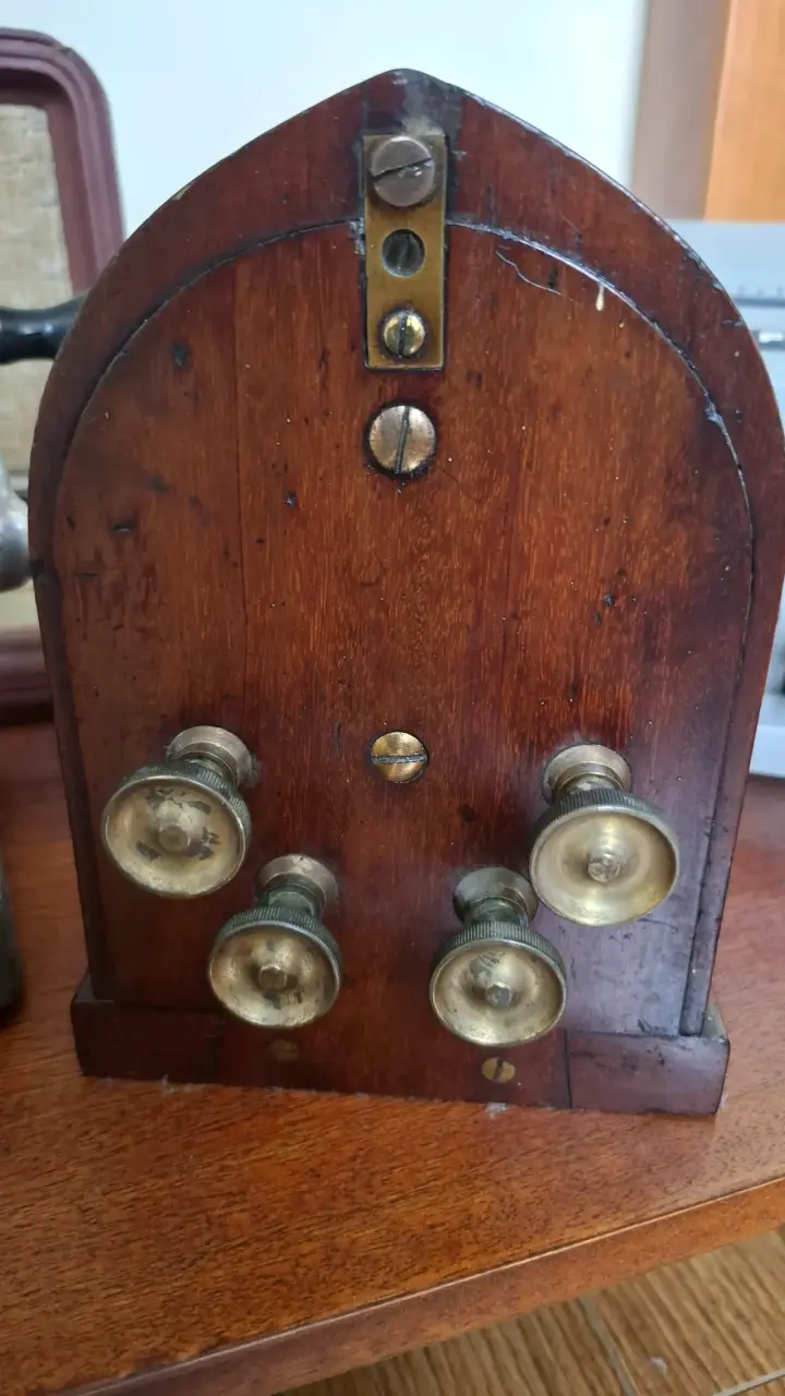 Antiguo galvanómetro de madera Elliott Bros - 2