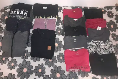 Lote de ropa masculina variada en buen estado - miniatura 1