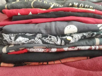 Lote de ropa masculina variada en buen estado - miniatura 5