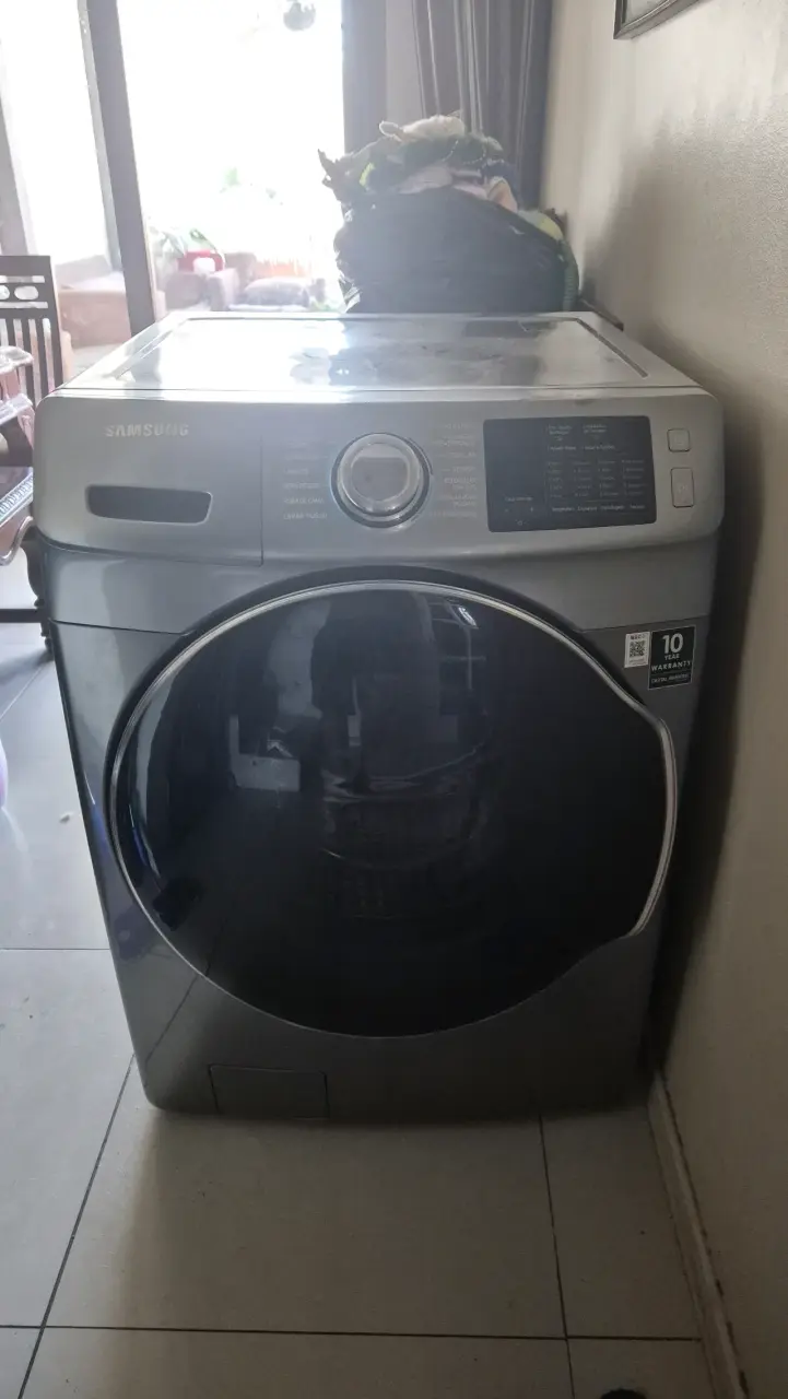 Lavadora Samsung de carga frontal con múltiples programas - 6