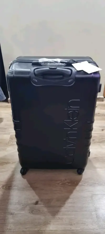Maleta grande Calvin Klein negra con ruedas - miniatura 1