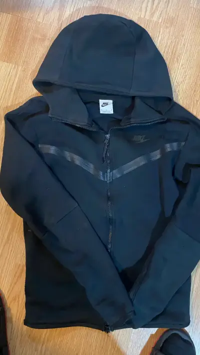 Polerón con capucha Nike negro para hombre - miniatura 1
