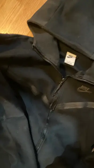 Polerón con capucha Nike negro para hombre - miniatura 3