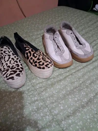 Lote de zapatos y botines variados para mujer - miniatura 1
