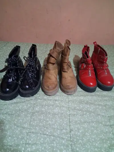 Lote de zapatos y botines variados para mujer - miniatura 2