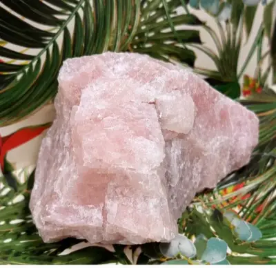 Piedra de cuarzo rosa natural 688g - miniatura 3
