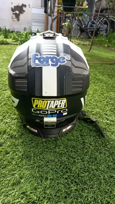 Casco de moto LS2 blanco y negro con visera - miniatura 5