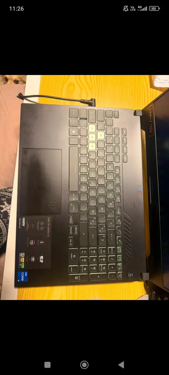 Laptop ASUS con pantalla 144Hz y teclado retroiluminado - 3