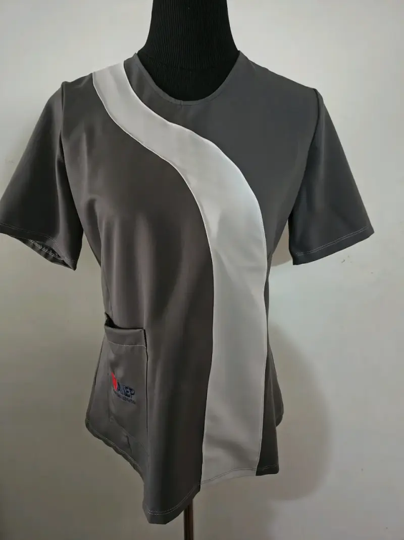 Polera clínica de podología AIEP - 1
