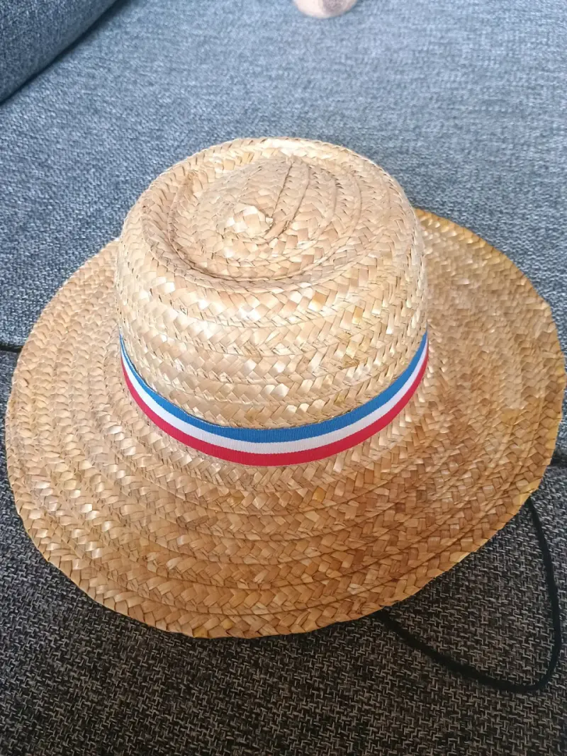 Sombrero de paja con cinta tricolor