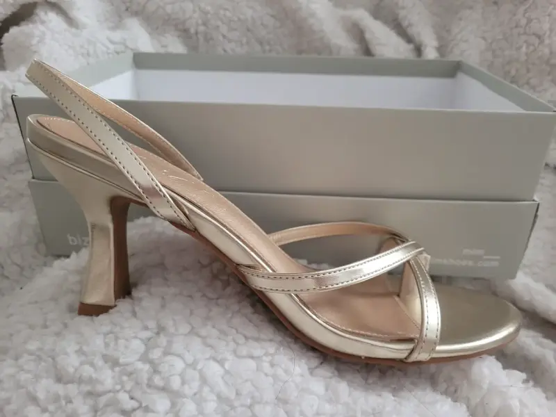 Sandalias de tacón doradas MIM talla 39 - 3