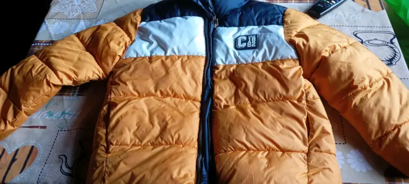 Chaqueta acolchada para niño color naranja y azul - 2