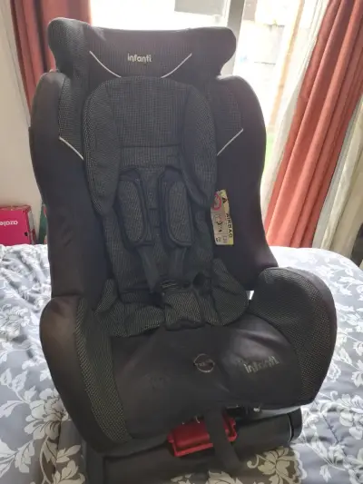 Silla de Auto Infanti Negra para Bebé - miniatura 1